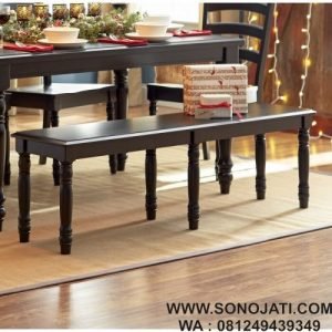 Bangku Kayu 6 Kaki Courtdale