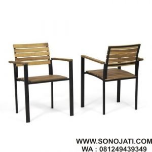 Kursi Santai Besi Burlwood Patio (Set 2)