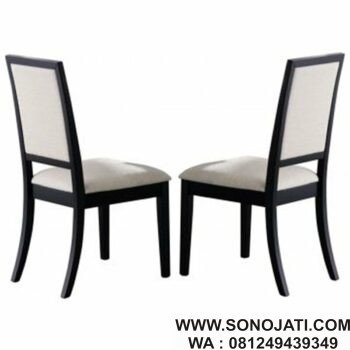 Meja Makan Set Kayu Solid Bucareli 7 Buah