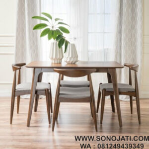 Set Makan Kayu Solid Millie 5 Piece
