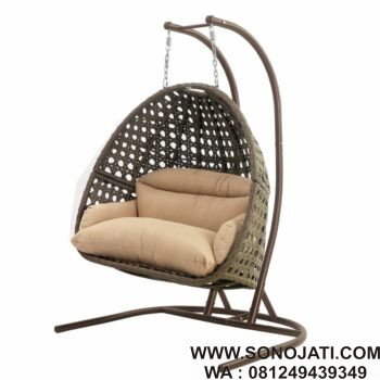 Ayunan Rotan Sintetis dengan Stand
