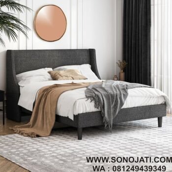 Tempat Tidur Kayu Mullican