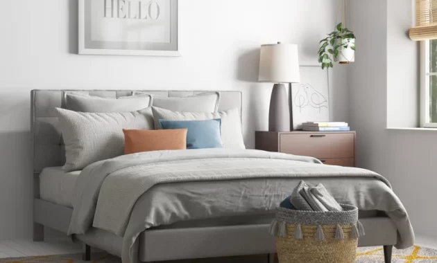 Tempat Tidur Berlapis Aquilla