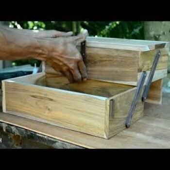 pengrajin kotak kayu