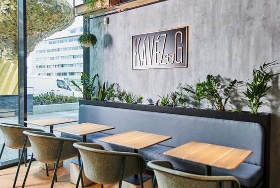 meja kotak cafe