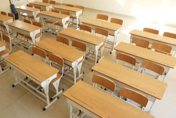 meja sekolah panjang