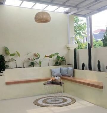ruang tamu dengan pohon