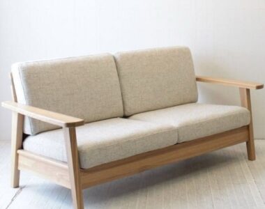 merawat sofa kayu