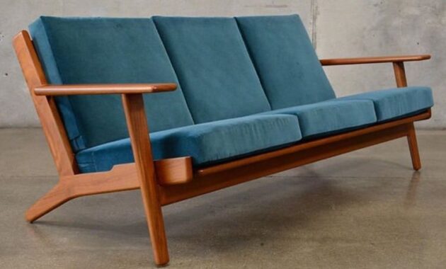 merawat sofa kayu