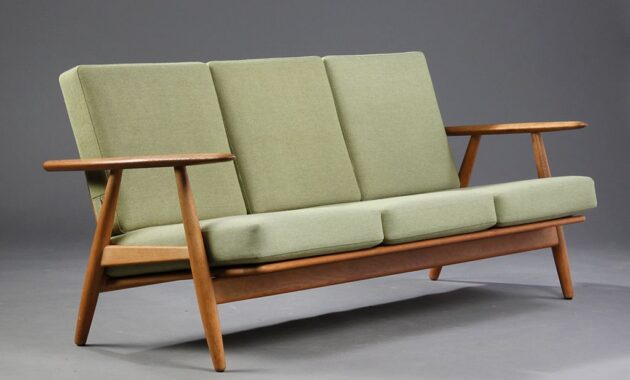 merawat sofa kayu