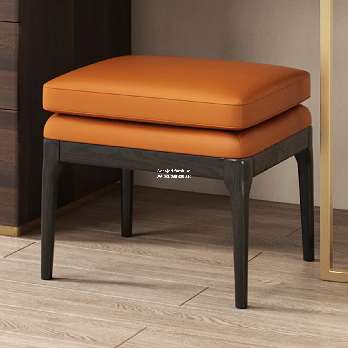 Bangku Rias Minimalis Lari Latitude®