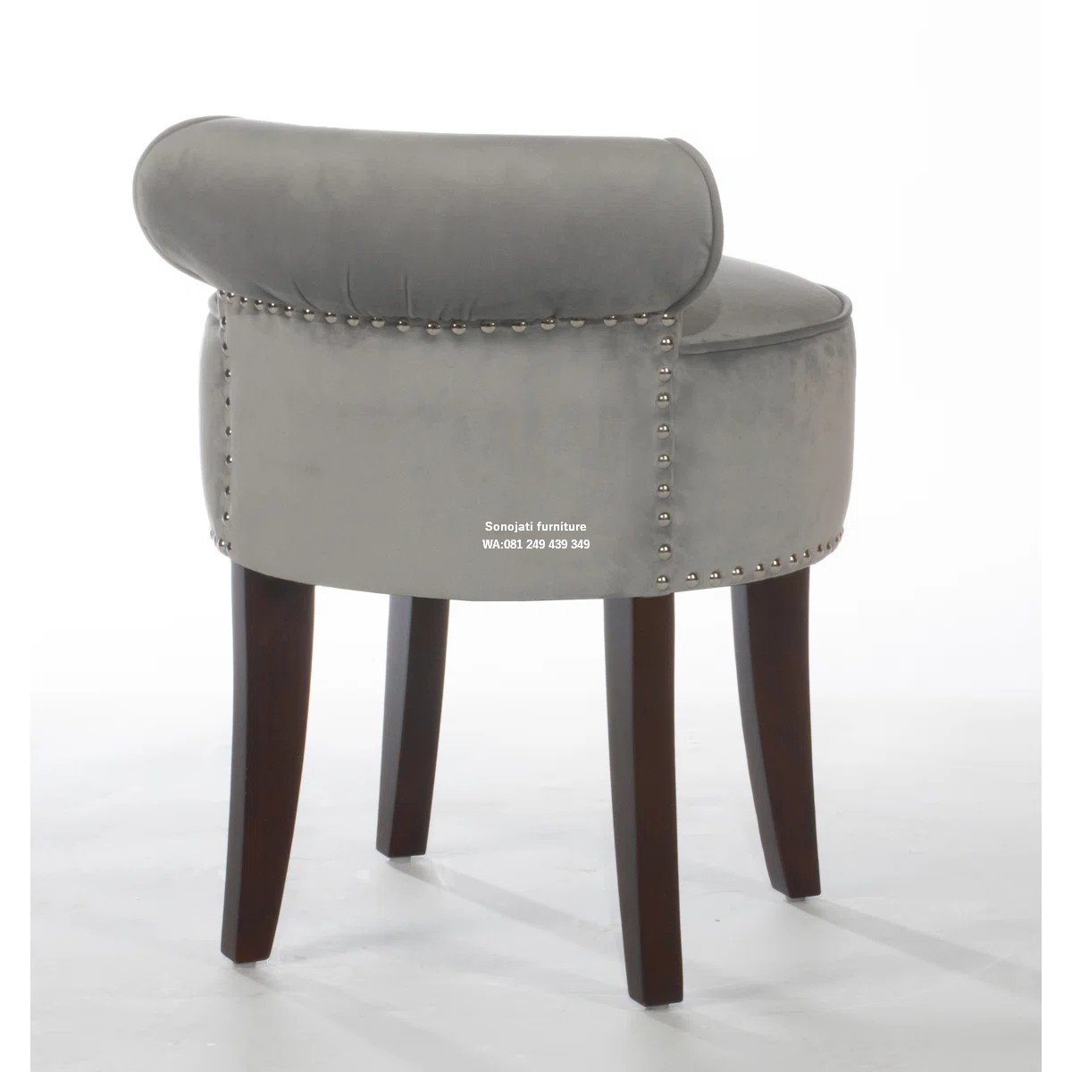 Bangku Rias Aksen Kayu Solid Andover Mills™ Bangku Rias Aksen Kayu Solid Andover Mills™