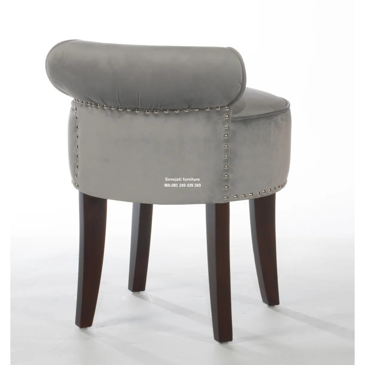 Bangku Rias Aksen Kayu Solid Andover Mills™ Bangku Rias Aksen Kayu Solid Andover Mills™