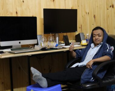 kursi kerja kayu kesehatan lumbar support