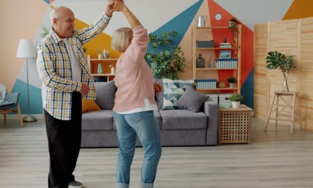 kenapa pentingnya menggunakan furniture kesehatan untuk lansia