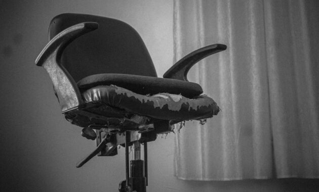 kursi ergonomis atau kursi kesehatan, mana yang lebih baik?