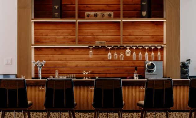 Meja Bar