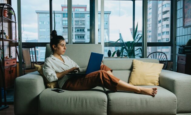 furniture kesehatan untuk freelance yang sering bekerja di rumah